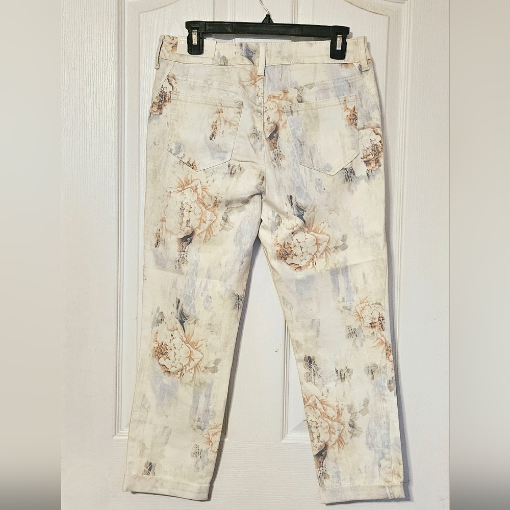Chico's Platinum Diffused Floral Jeggings with Raw Folded Hem Size 4 NWT - Picture 5 of 8